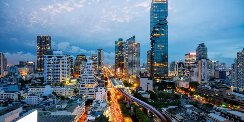 Silom in Bangkok – Ideal for Business and Families